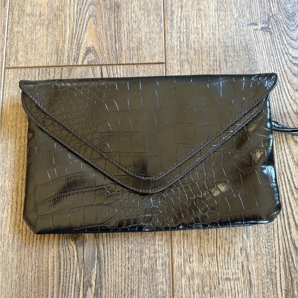 Elegant Black Crocodile Pattern Clutch